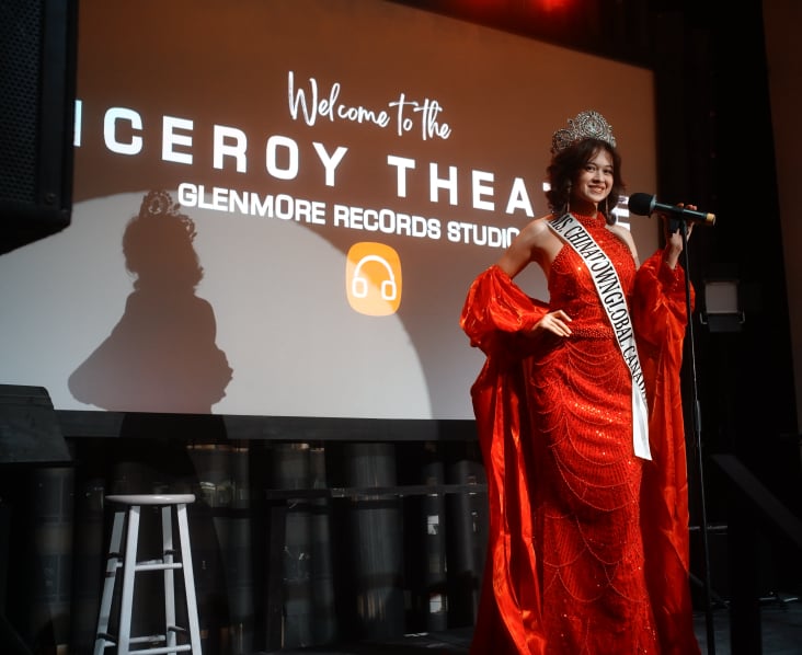 Tyra Rosnuk at The Viceroy Theatre